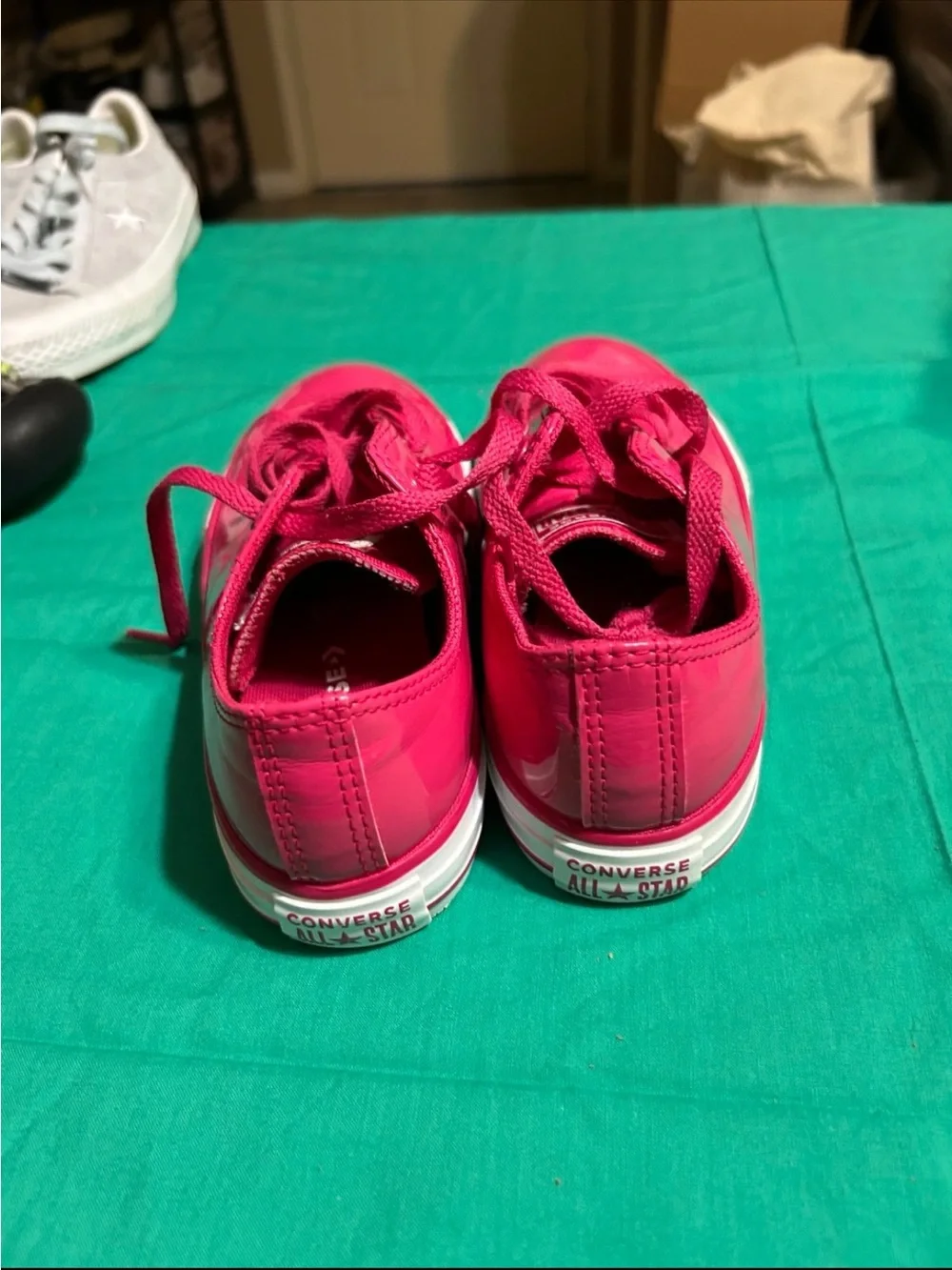 Converse vibrant pink